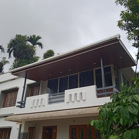 High Shine Homestay Meppādi Екстериор снимка