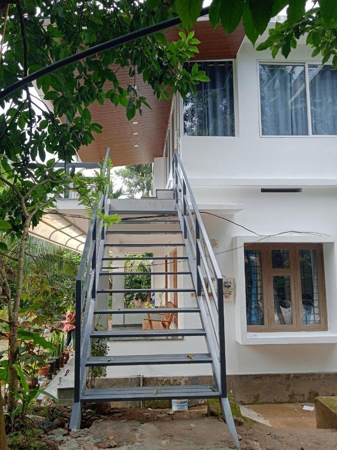 High Shine Homestay Meppādi Екстериор снимка